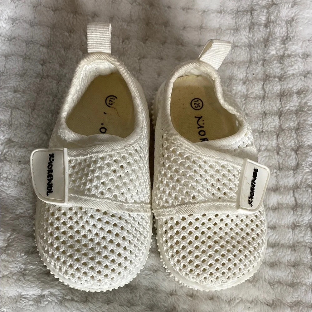 Morendl Off White Baby Shoes